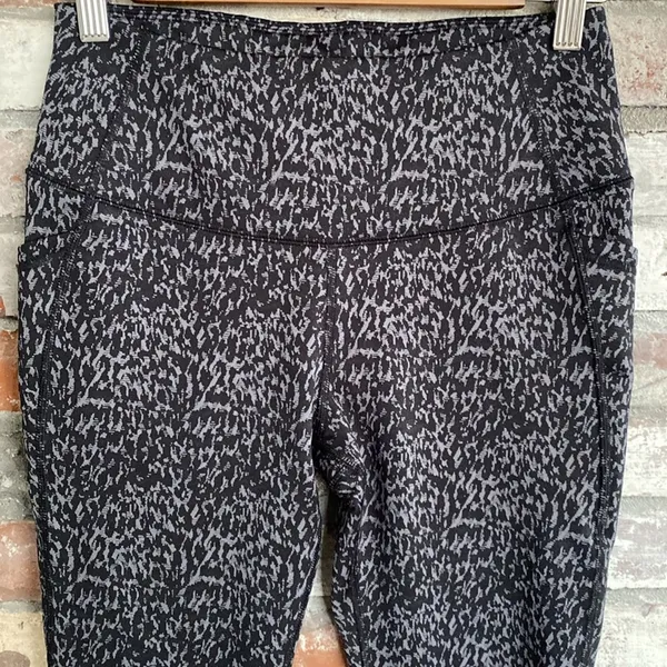 All in Motion Black and Gray Animal Print Workout Leggings Size XS - Image 2
