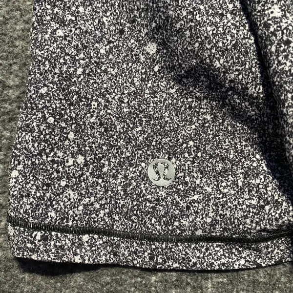 Lululemon Circuit Breaker Skirt II Tall 15" Skirt Size 4 Black White Splatter - Image 3