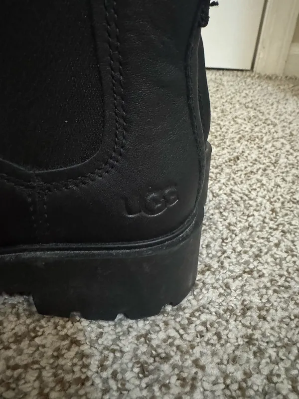 EUC UGG women’s black leather Markstrum booties - Image 6
