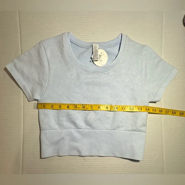 Offline By Aerie Crop Top Women's Size Small P Lined Light Blue Stretch Seamless - Image 5