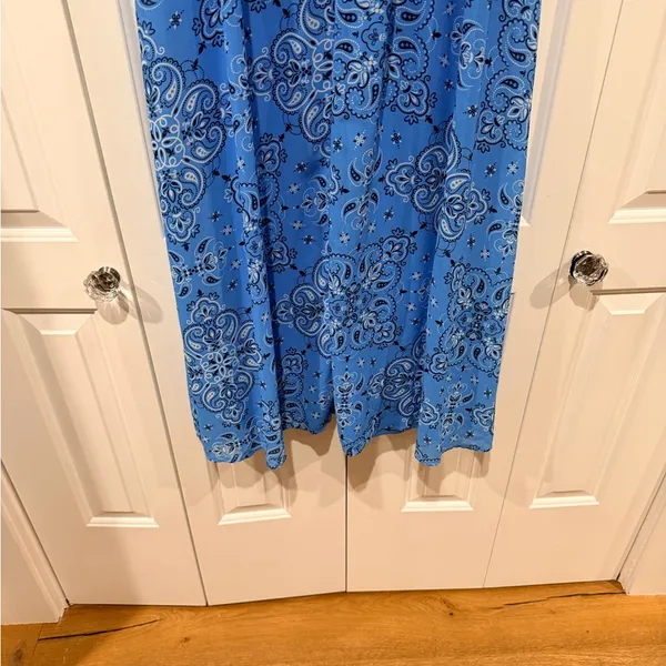 bebe Blue bandana Patterned blue‎ Maxi Dress medium - Image 7