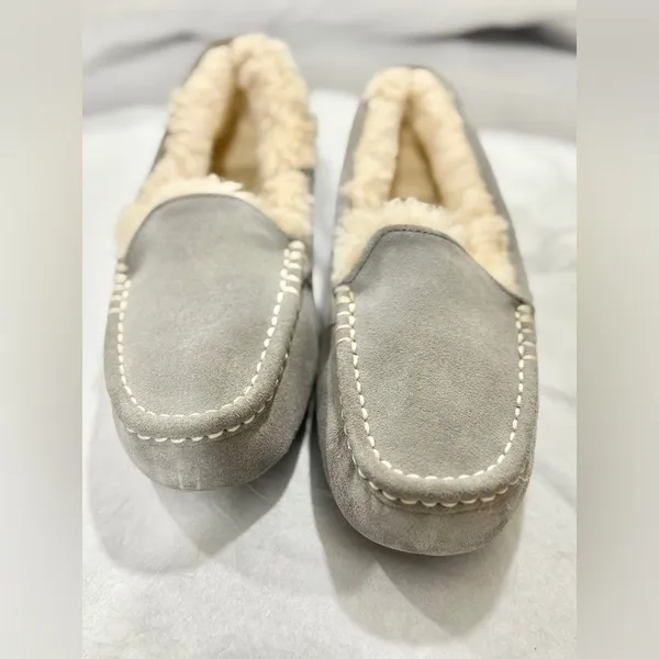 UGG Ansley Grey Suede Shearling Slippers Women’s Size 6 Genuine Sheepskin Lined - Image 3