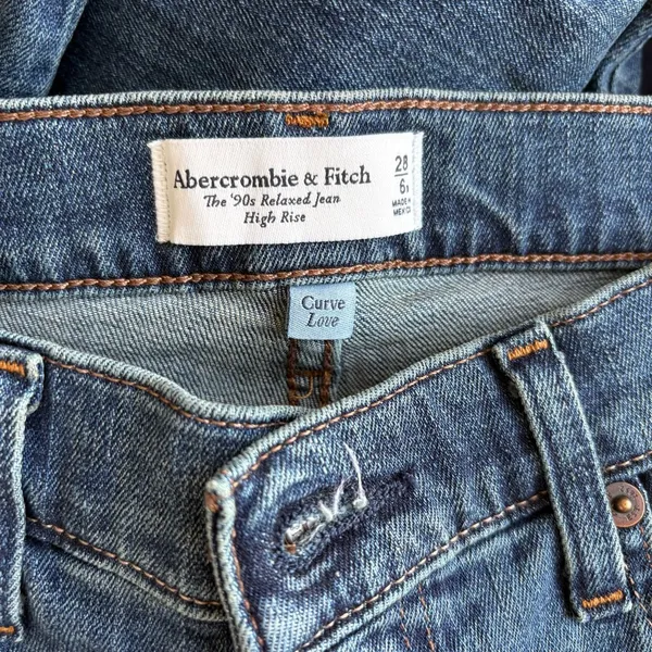 Abercrombie NWT The 90’s high waisted jeans - Image 3