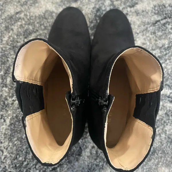 NINE WEST Qualner Black Faux Suede Ankle Boots Block Heel Side Zip Size 9.5 M - Image 10
