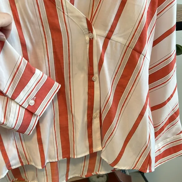 NWT Express Layering Asymmetrical Button V-neck Button Up Collar Career Work B - Image 5