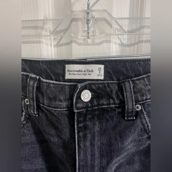 Abercrombie & Fitch Mom Short High Rise Black Size 8 - Image 3