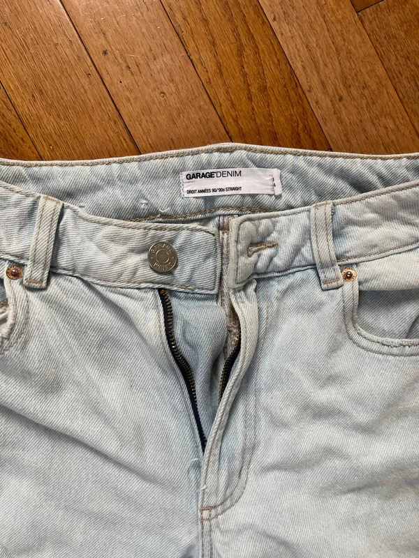 Garage light wash distressed jeans - Image 2