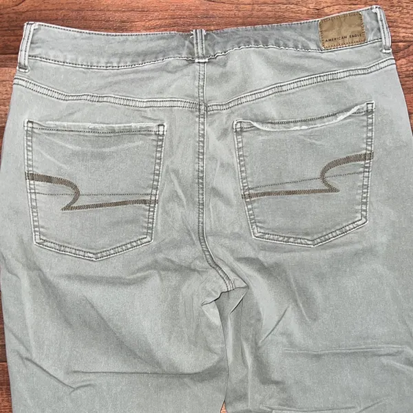 American Eagle Outfitters Light Green Cropped Jeans - Image 5