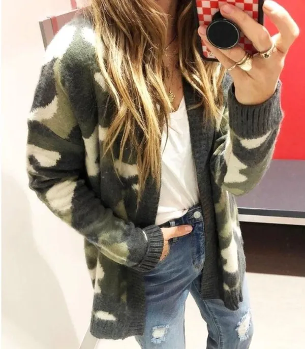 Universal Thread Distressed Camo Cardigan Oversized Olive Camouflage Sweater XS - Image 2