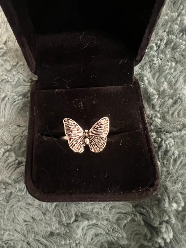 Women’s Stainless Steel Silver Band Size 7 - Image 2