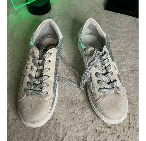 Party Women's Silver Star Low Top Sneakers Size 8 Casual Athletic Shoes - Image 4