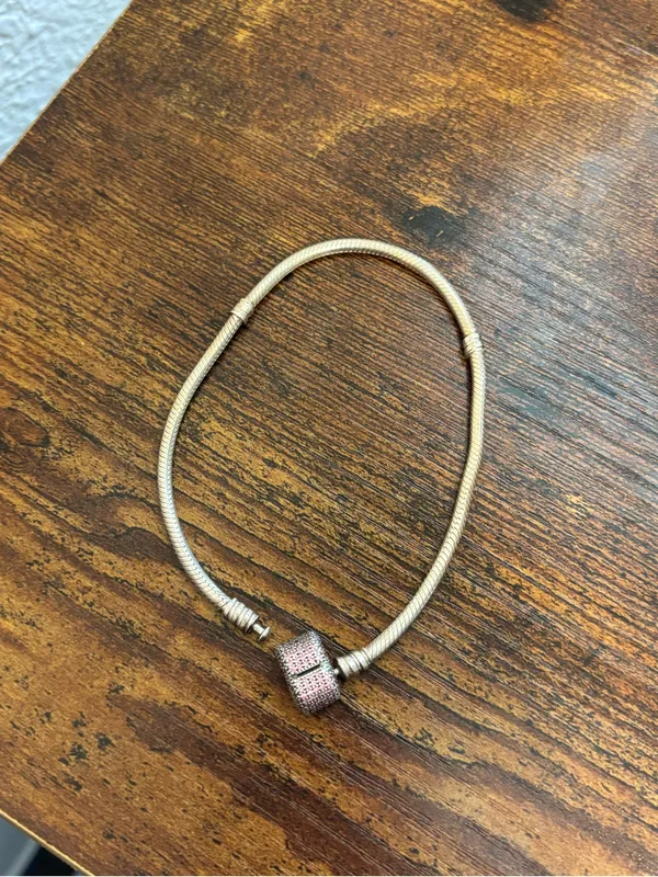 Stunning PANDORA Pink Pavé Barrel Clasp Bracelet - Includes Original Box! - Image 4