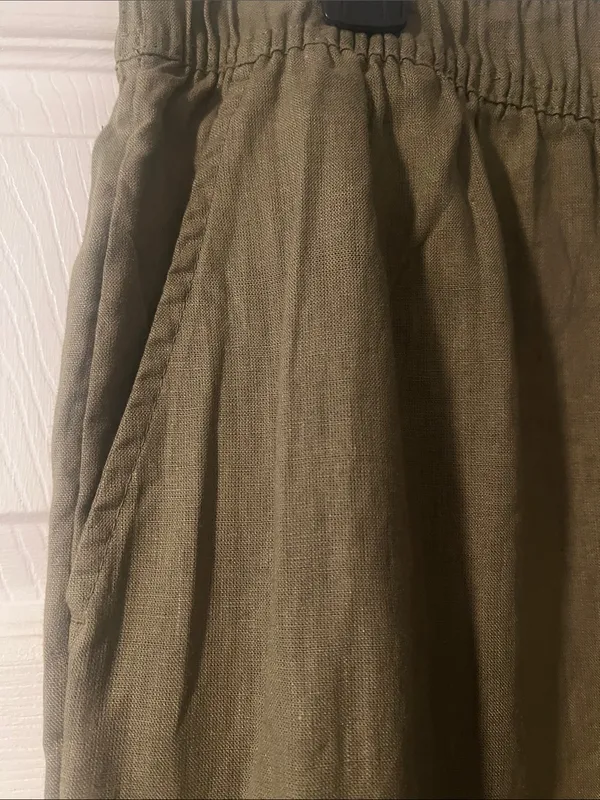 Tahari Olive Wide-Leg Pants with White Pink Floral Crop Top - Image 3