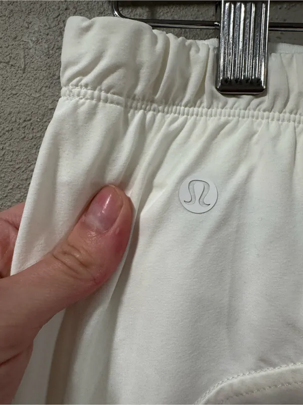 Lululemon Lightweight Mid-Rise Barrel-Leg Cropped Pant Color White - Image 9
