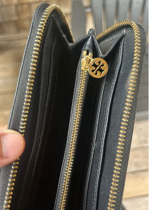 Tory Burch Leather Wallet Black - Image 11