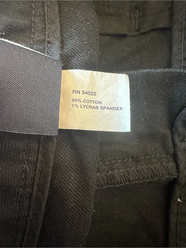GAP Black Pencil Skirt with Classic Five-Pocket Style - Image 4
