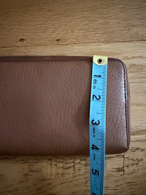 TORY BURCH -  Brown Leather Zip Wallet - Image 5