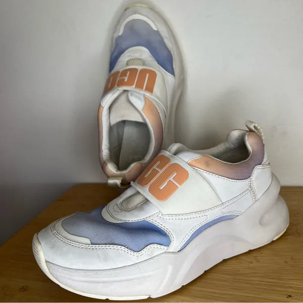 UGG  Women's La Flex Sneaker‎ Scallop Gradient 6 whithe pink & blue - Image 6