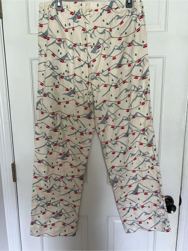 Hanna Andersson Cream Mountain & Cabin Print Pajama Pants with Red Accents - Image 7