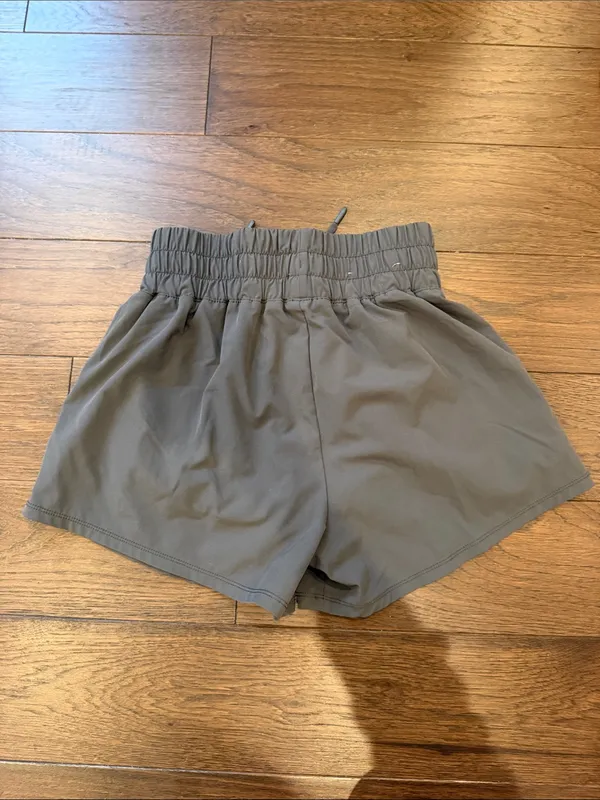 Southern Shirt Company Women’s Lined Hybrid Shorts in Gray Size Small - C72-029 - Image 5