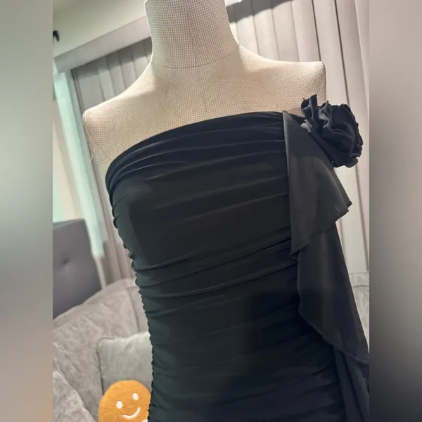 🌸AMTIOUS elegant strapless ruched dress ✨ Black Size M - Image 7