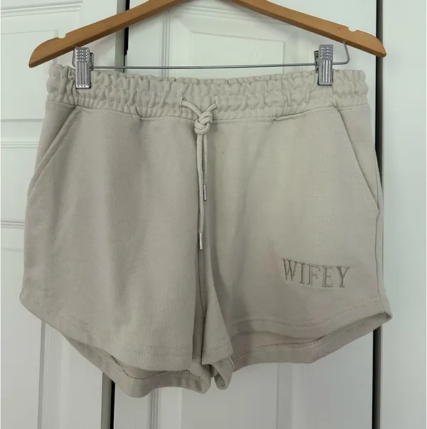 Six Stories Wifey Shorts - Image 4