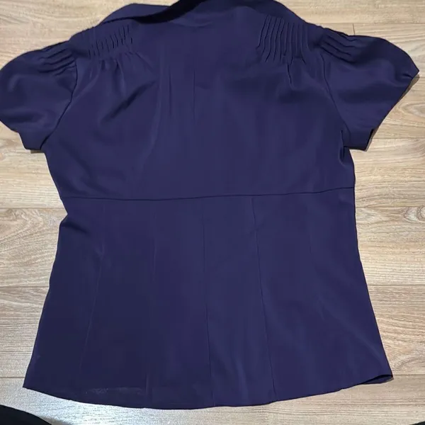 Women’s blue/purple‎ short sleeved button up size medium Blue - Image 6