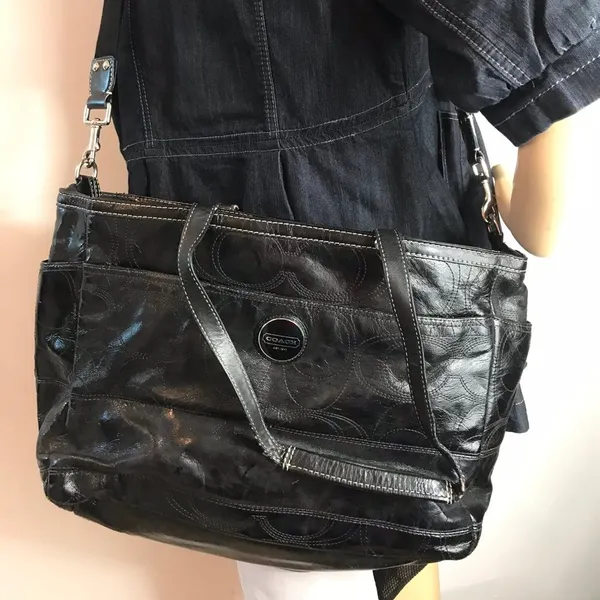 COACH Black Patent Leather Shoulder Bag - Image 4