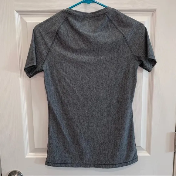 Under Armour for heat gear short sleeve top gray‎ - Image 3