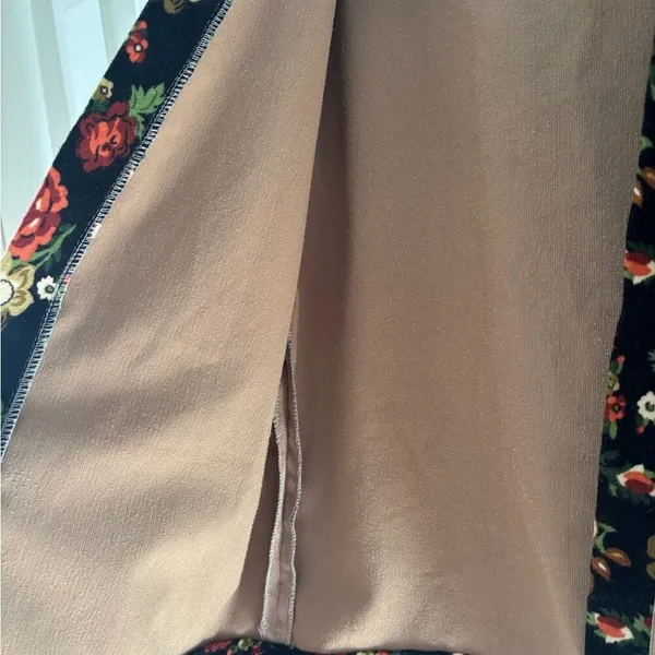 Floral Trim Tan Cardigan - Image 4