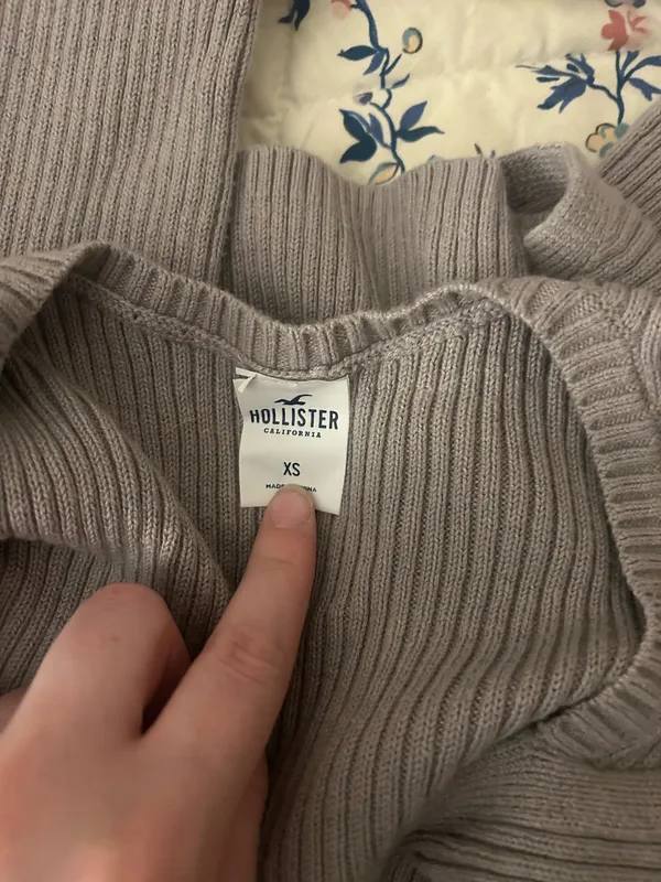 Hollister Wrap Sweater - Image 2