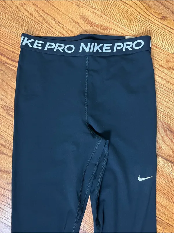 Nike Pro Women's Black Cropped 7/8 Leggings NWT - Image 3