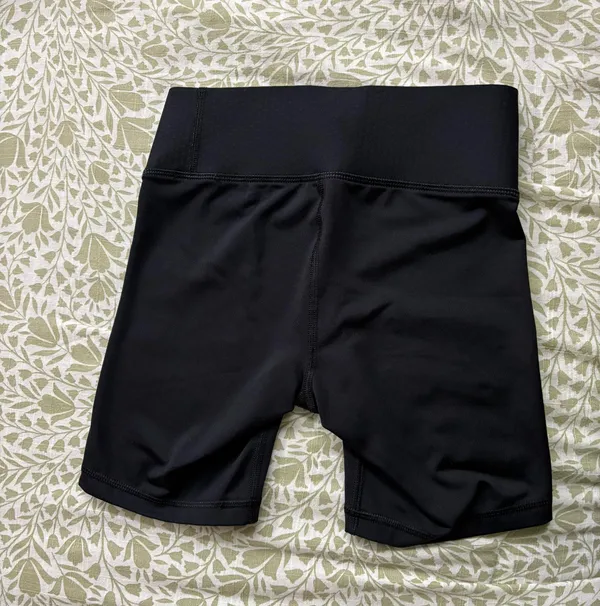 Champion Shorts Women - Image 2