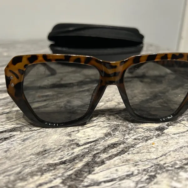 Tortoise Shell Sunglasses Brown - Image 7