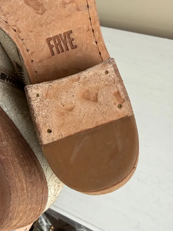 Frye Carson Piping Off-White Leather Crackled Vintage Chelsea Casual Ankle Boots - Image 11