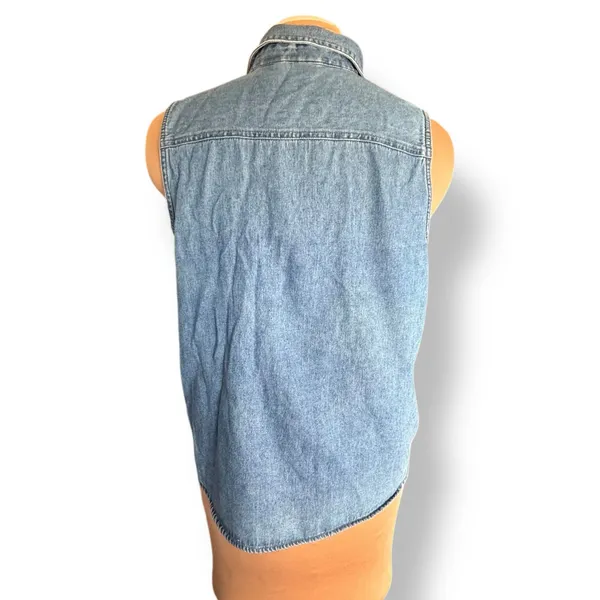 Vintage‎ Disney Pooh Chambray Denim Shirt Tigger Piglet Embroidery Button Front - Image 5