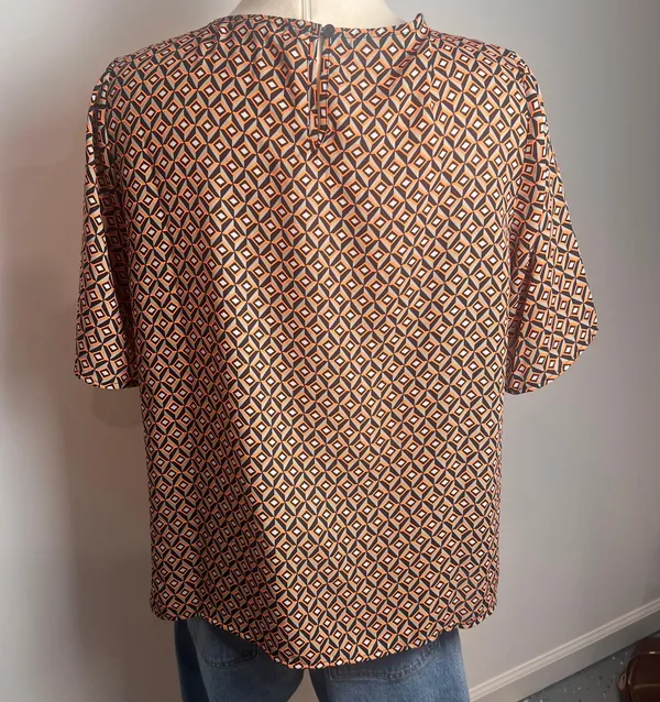 Pleione Geo Abstract Bow Detail Blouse - Image 5