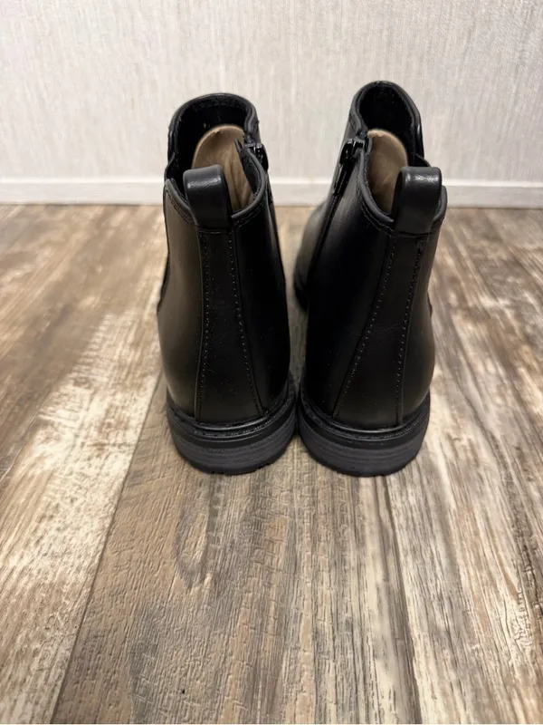 Women’s Sonoma Black Leather Chelsea Ankle Boot Size 7 - Image 11