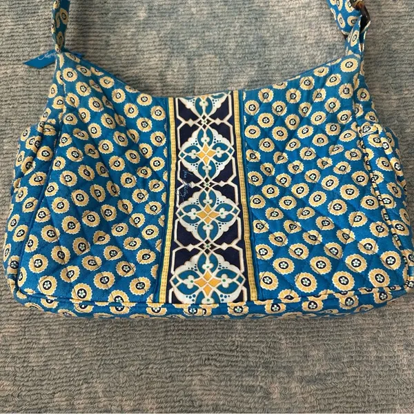 Vera Bradley Riviera Blue Adjustable Strap On The Go Crossbody Purse Bag - Image 2