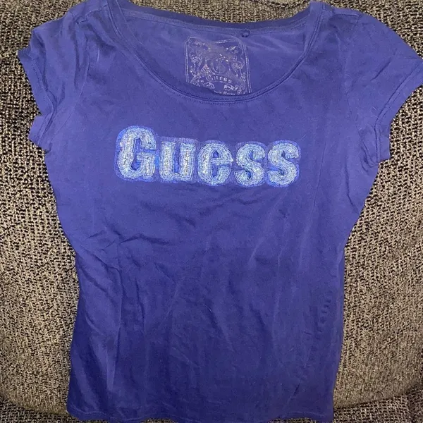 ✨ GUESS Womens Beaded Logo Embellished T-Shirt✨ - Image 2