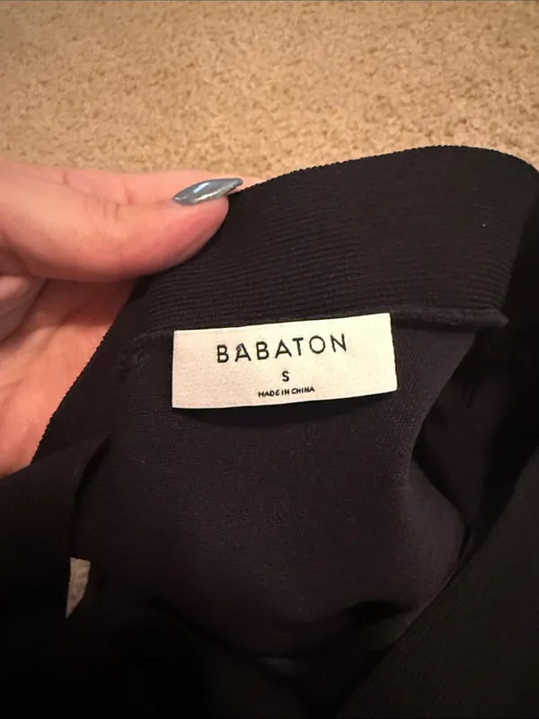 Aritzia Babaton Black Criss Cross Halter Crop Top - Image 3
