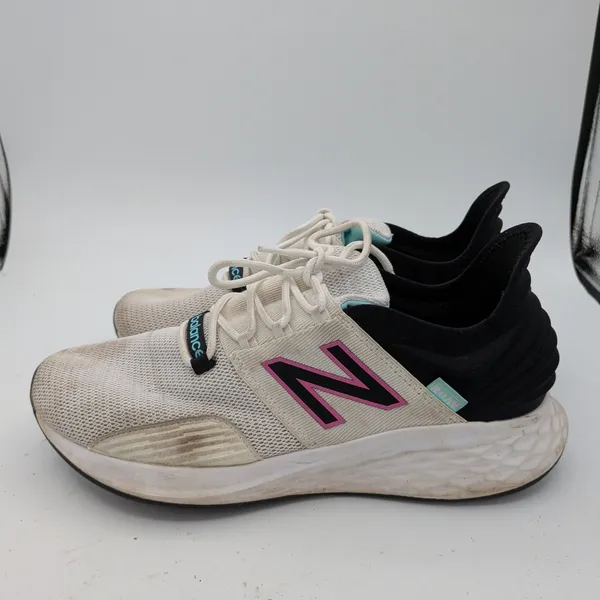 New Balance Fresh Foam Roav Womens 11 Running Shoes White Black Pink WROAVWB - Image 2