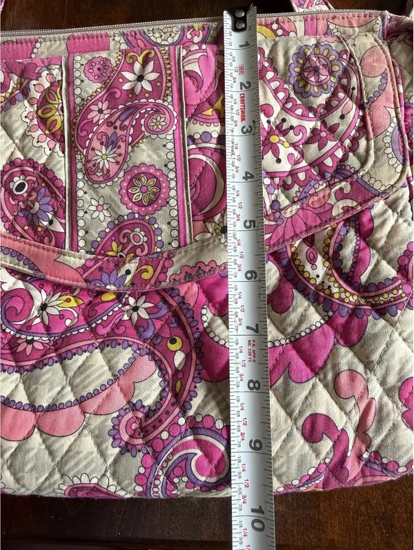 Vera Bradley Quilted Crossbody Bag in Pink Paisley Pattern - Image 12