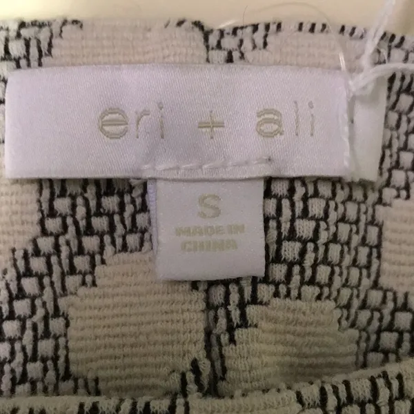 NWT!!! Anthropologie Eri + Ali Off the Shoulder Cropped Top size S - Image 3