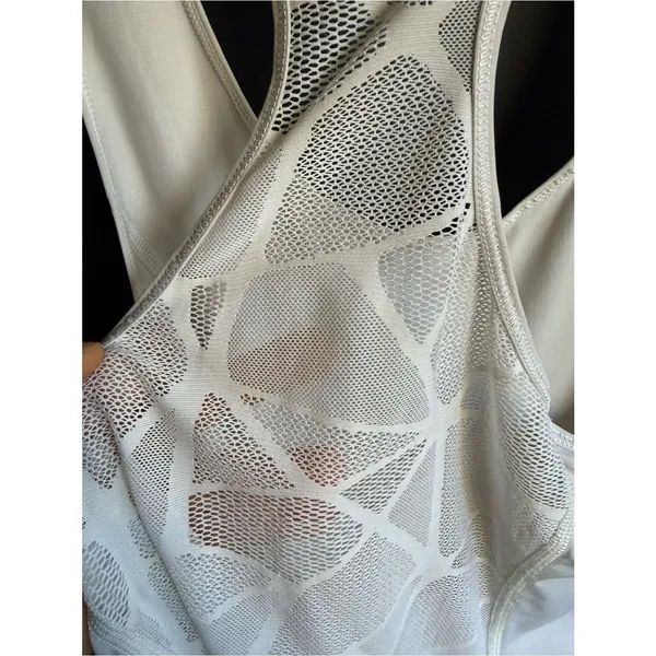 Lululemon Goal Crusher Tank w/ Patterned Mesh Back, Size 4, White, VGUC - Image 5