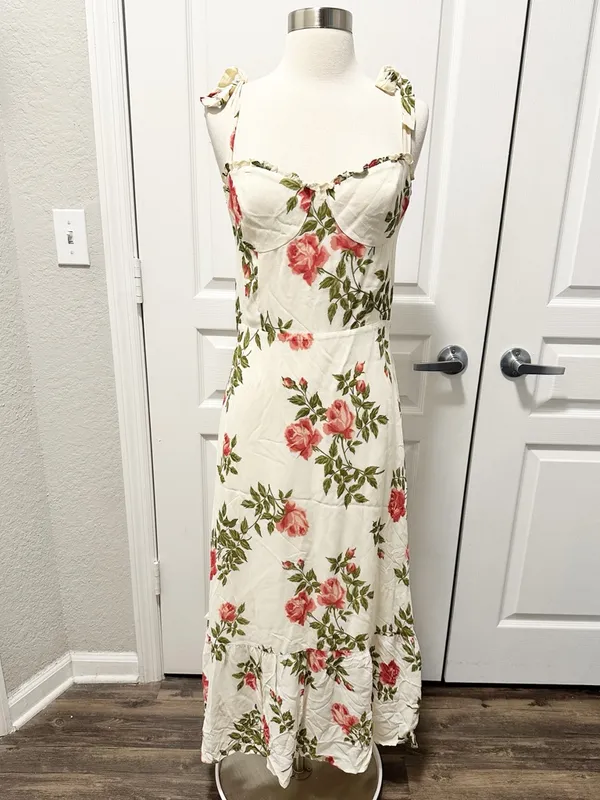 Reformation Nikita Dress in Jolie Floral Rose Print - Image 2