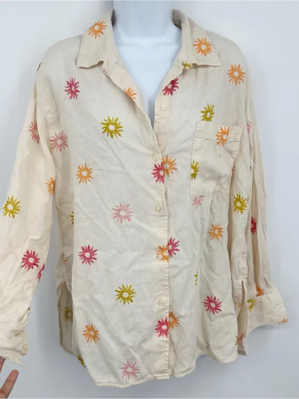 Old Navy The Boyfriend Shirt Sun Celestial Button Up Size Medium Linen Blend - Image 8