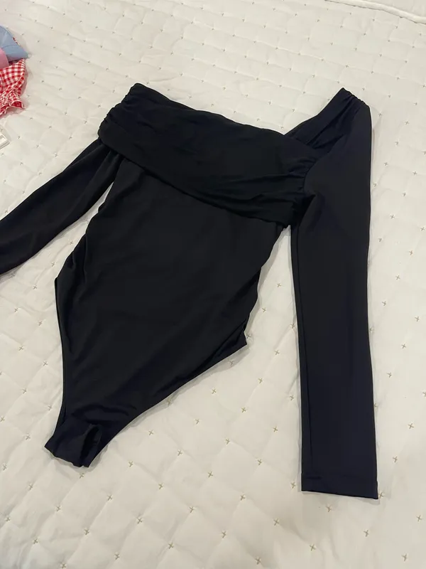 Off shoulder black top Size L - Image 4