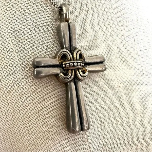 Silver gold tone cross pendant necklace - Image 4