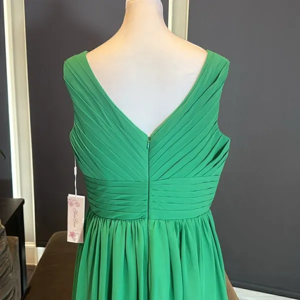 Women’s Green Chiffon V-Neck Short Formal Party Dress Zip Up Back Size L NWT - Image 5